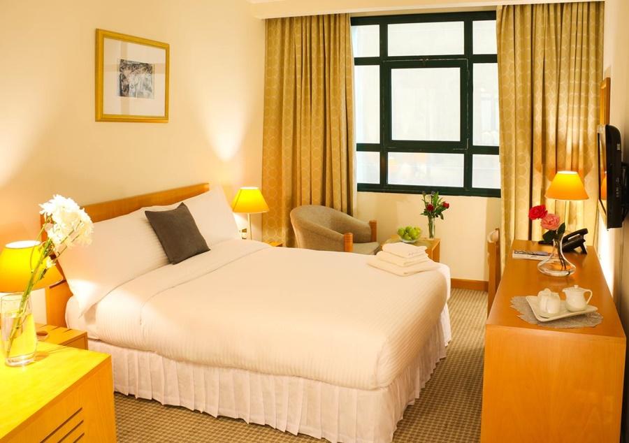 Amt Mena Aparthotel Доха Екстериор снимка