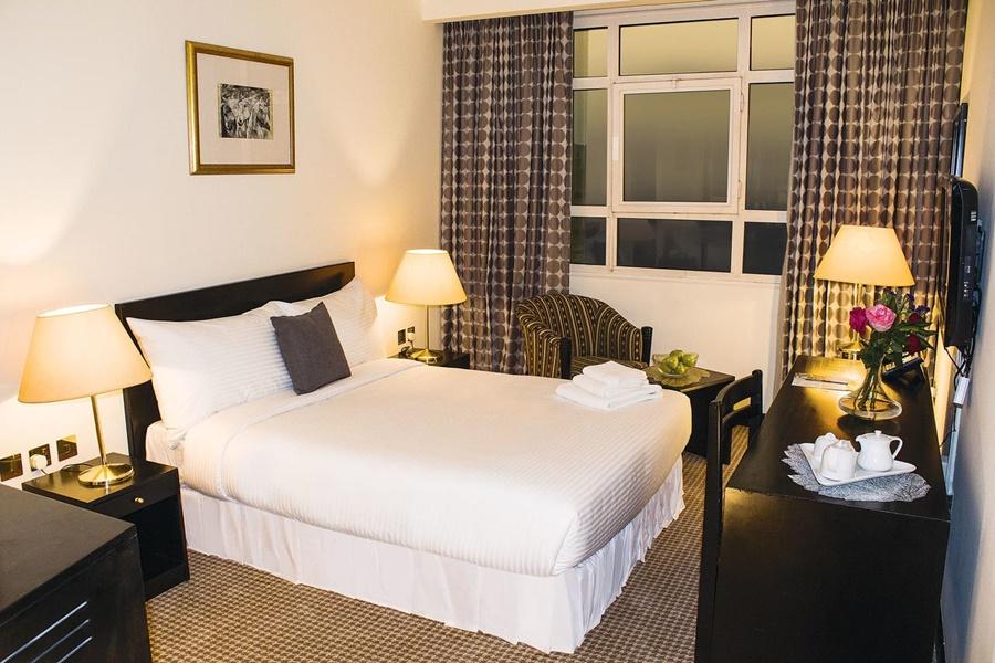Amt Mena Aparthotel Доха Екстериор снимка