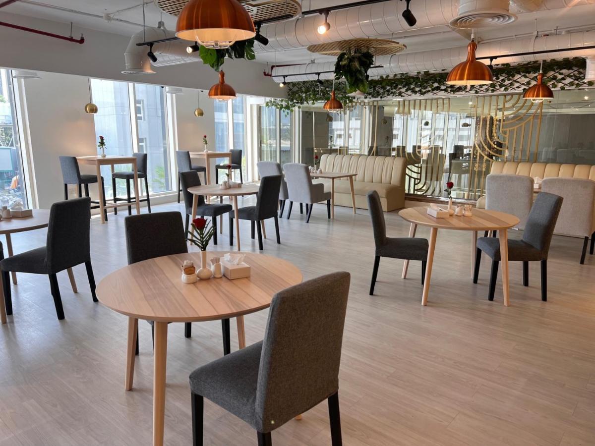 Amt Mena Aparthotel Доха Екстериор снимка