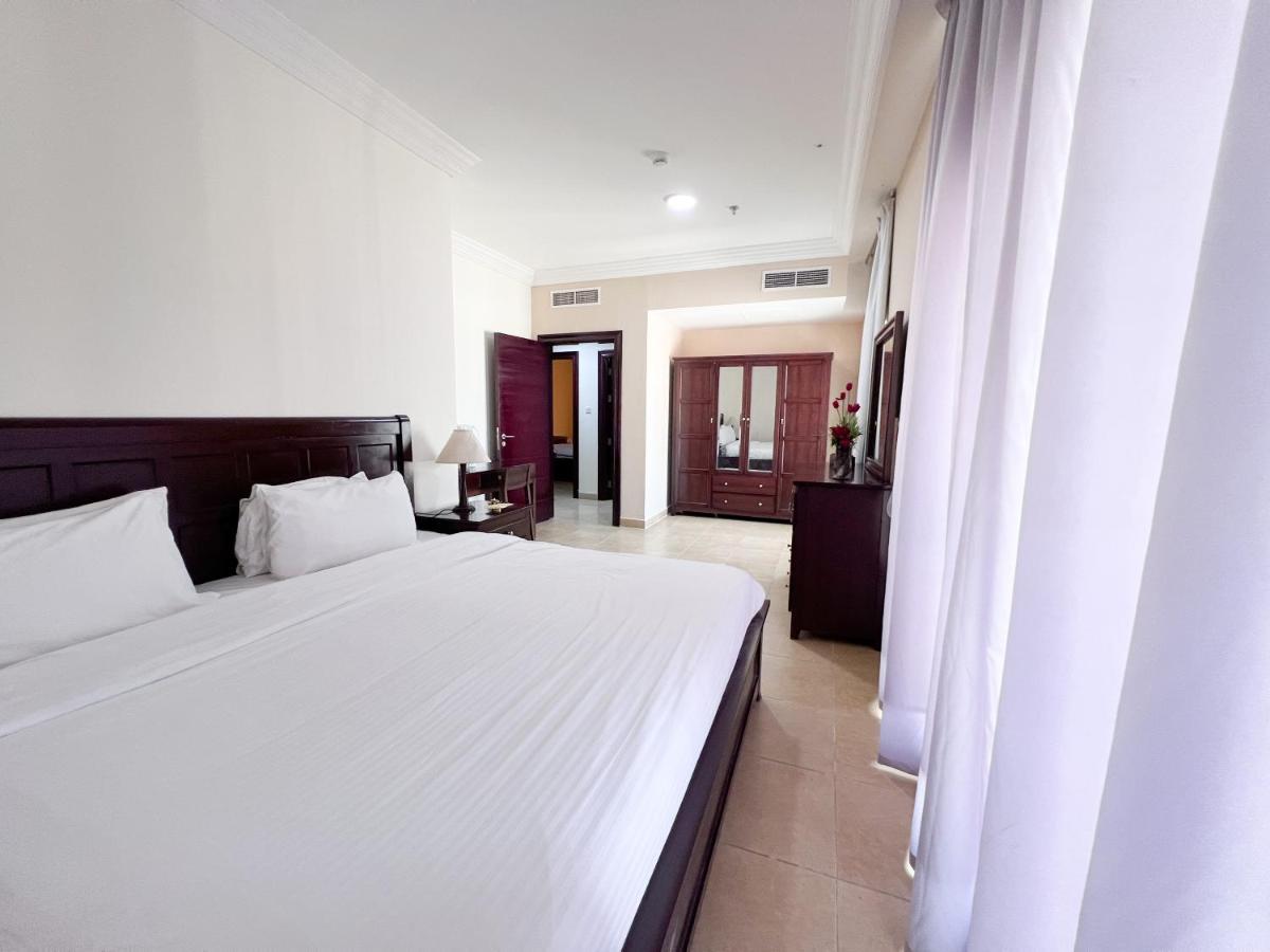 Amt Mena Aparthotel Доха Екстериор снимка