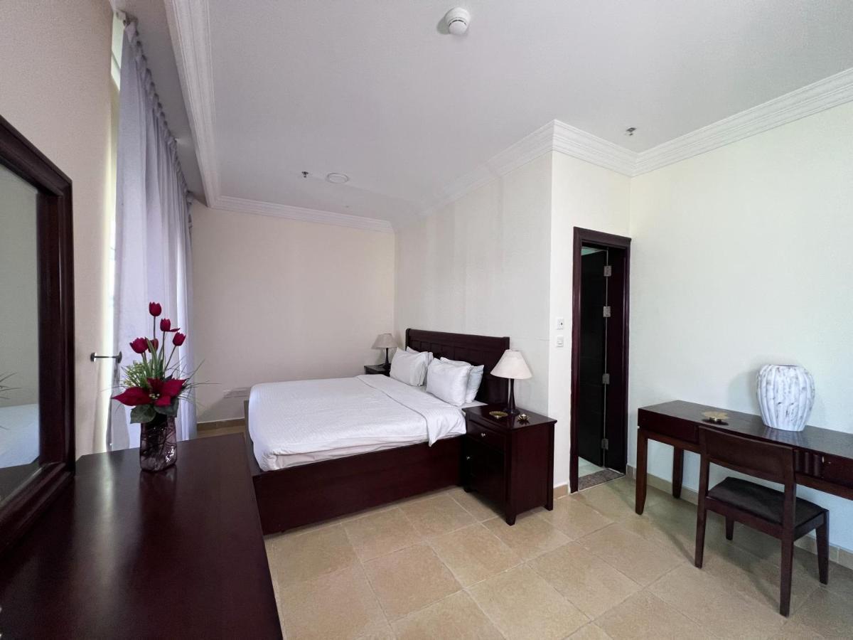 Amt Mena Aparthotel Доха Екстериор снимка