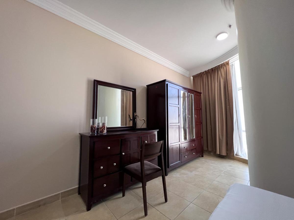 Amt Mena Aparthotel Доха Екстериор снимка