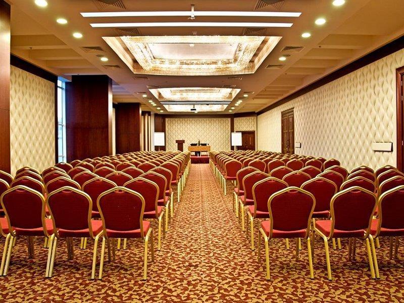Amt Mena Aparthotel Доха Екстериор снимка