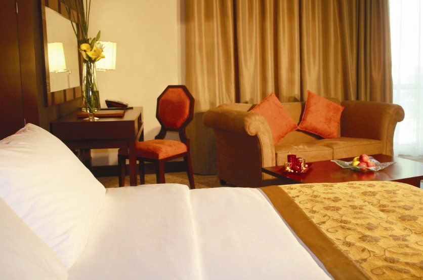 Amt Mena Aparthotel Доха Екстериор снимка