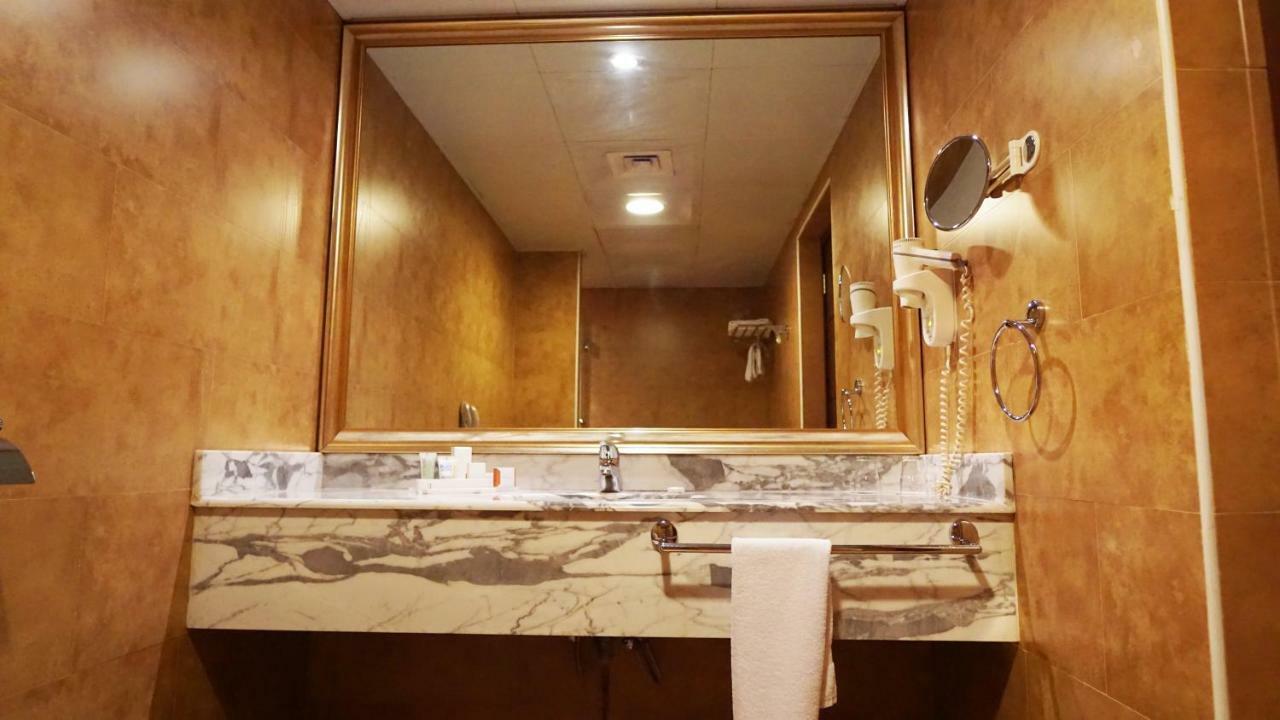 Amt Mena Aparthotel Доха Екстериор снимка